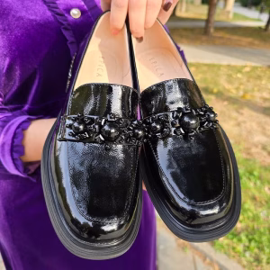 Pantofi damă negri piele naturală lăcuită 07CR