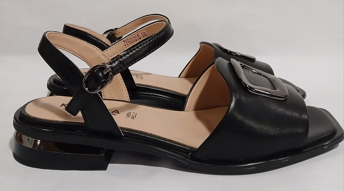 Sandale damă negre din piele naturala cu toc mic 11CRVL Sandale damă negre din piele naturala cu toc mic 11CRVL