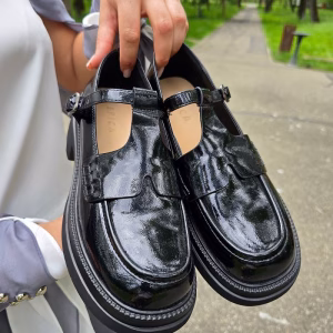pantofi damă piele naturală lăcuită negri