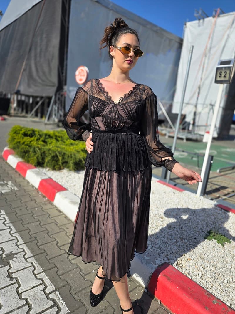 Imaginea numarul 2 reprezentatand Rochie eleganta din Matase Naturala