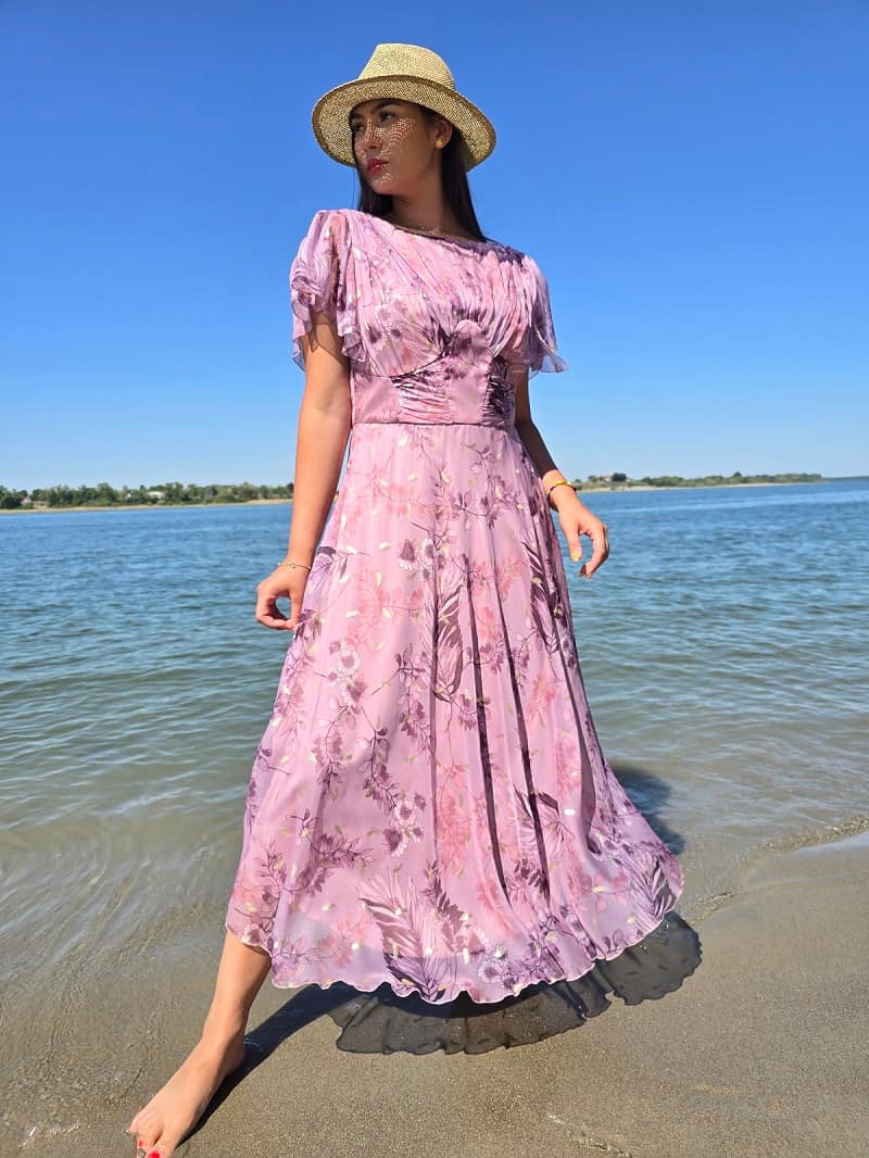 Imagine pentru Rochie elegantă midi în nuanța lila cu imprimeuri florale