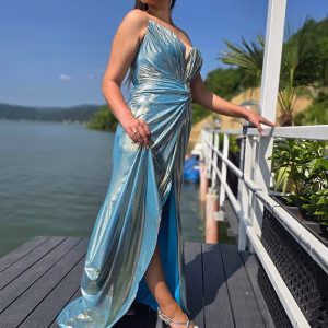 rochie lunga tip sirena