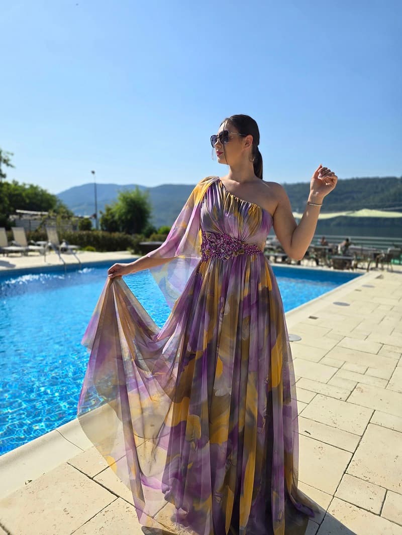 Imagine pentru Rochie lunga eleganta din tulle cu imprimeu floral galben lila