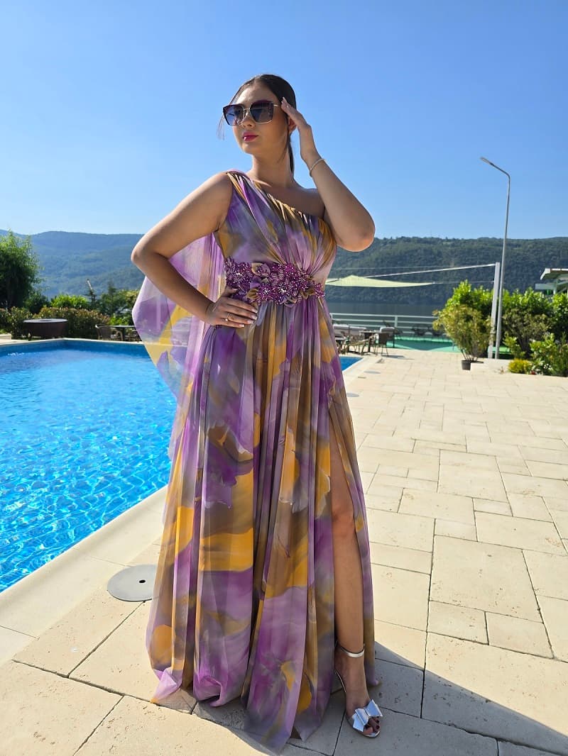 Imaginea numarul 2 reprezentatand Rochie lunga eleganta din tulle cu imprimeu floral galben lila