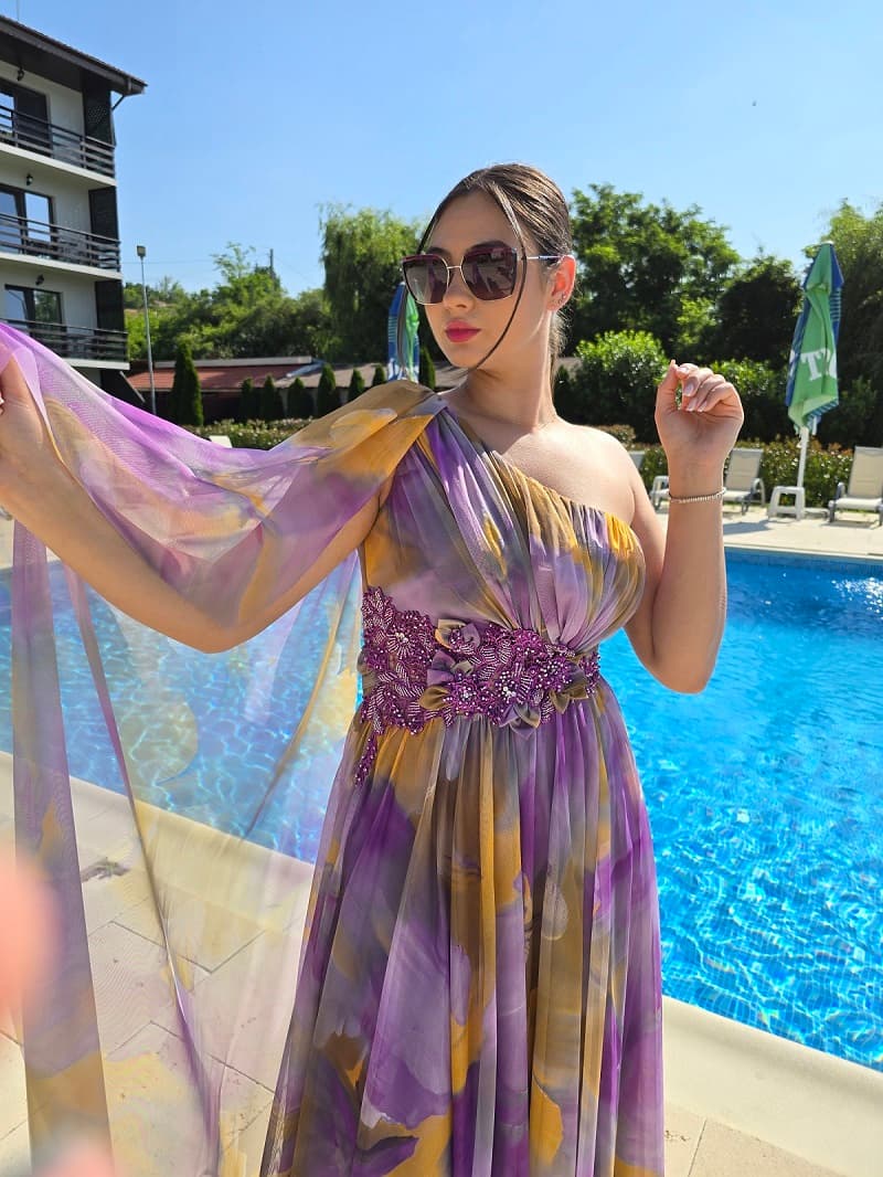 Imaginea numarul 3 reprezentatand Rochie lunga eleganta din tulle cu imprimeu floral galben lila