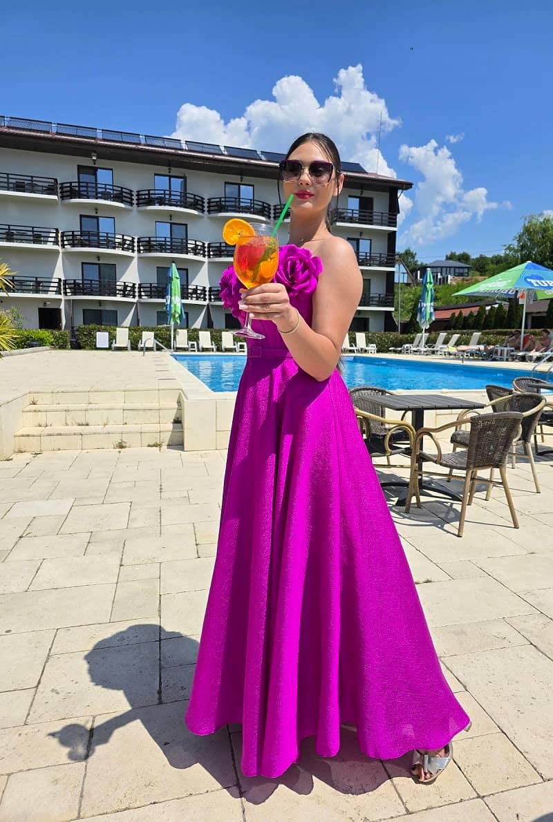 Imaginea numarul 2 reprezentatand Rochie lunga eleganta mov ciclam cu flori 3D pe bust si croi clos