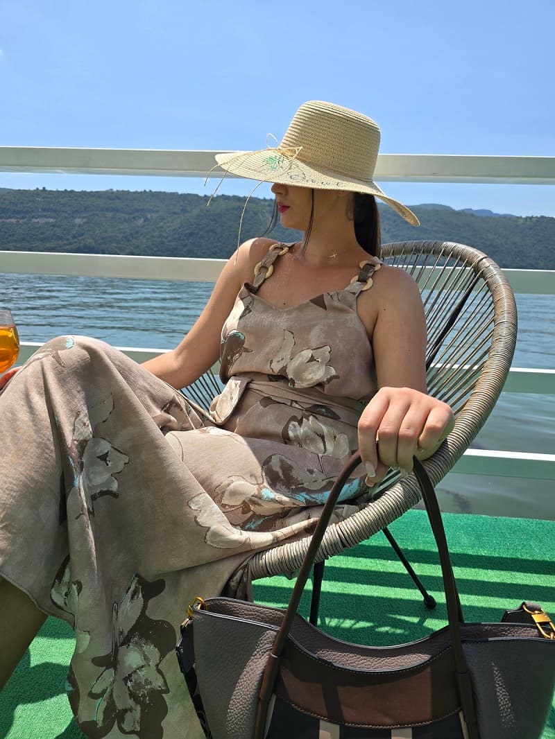 Imaginea numarul 2 reprezentatand Rochie casual din bumbac bej cu imprimeu floral