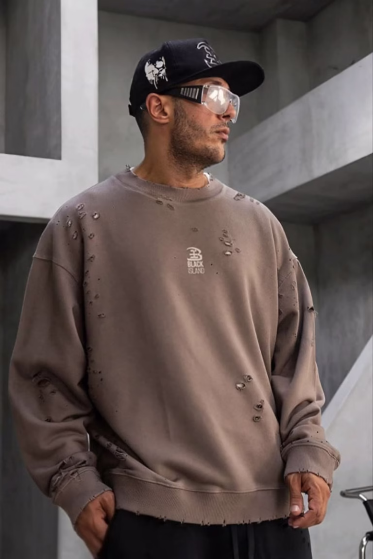 Bluza barbat bumbac maro cu croiala lejera si print spate BLACK TEAM